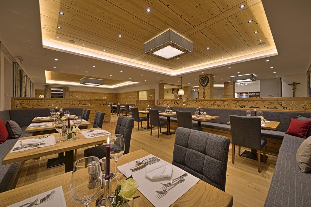 Hotel Kristall غروسارل المظهر الخارجي الصورة