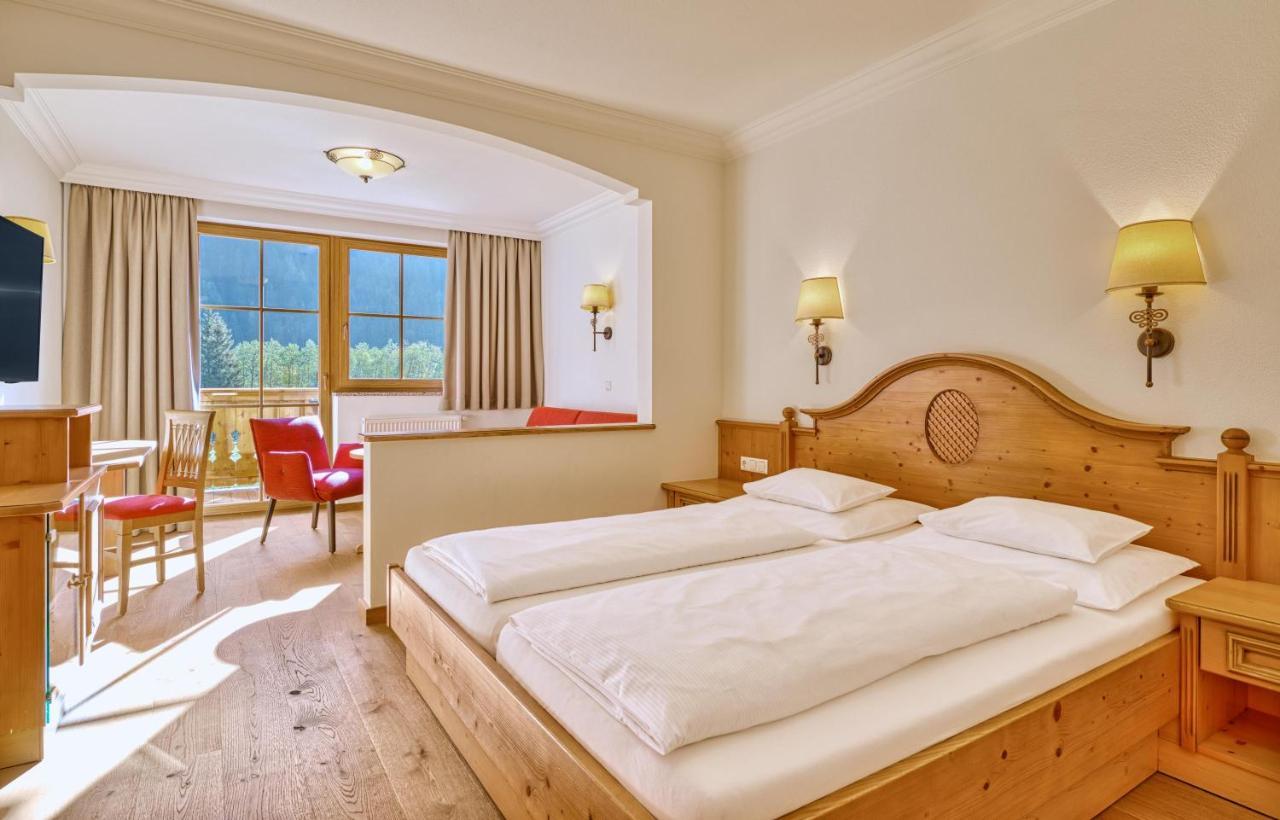 Hotel Kristall غروسارل المظهر الخارجي الصورة