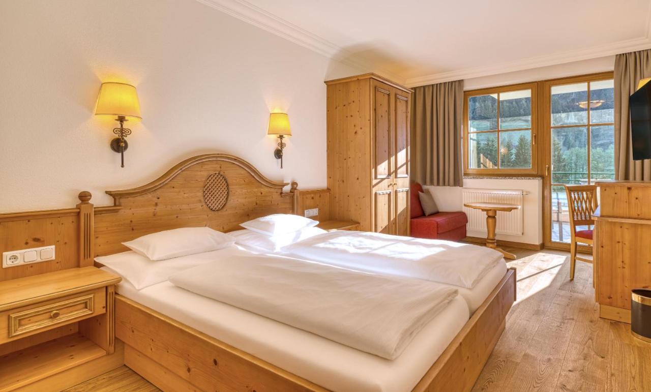 Hotel Kristall غروسارل المظهر الخارجي الصورة